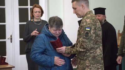 У Чернігові 37 родинам загиблих військових передали ордени та медалі
