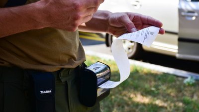 За три дні – 71 протокол: у Чернігові почали штрафувати за неправильне паркування