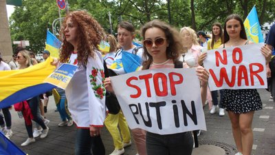 "Щоб про Україну не забували". Харків'яни приєдналися до демонстрації у Німеччині