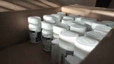 На Полтавщині 8 696 упаковок ліків від COVID-19 розподілять між лікарнями