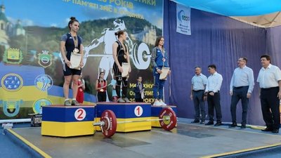 "Вперше за 20 років". У Бахмуті проходить Чемпіонат України з важкої атлетики "Вперше за 20 років". У Бахмуті проходить Чемпіонат України з важкої атлетики