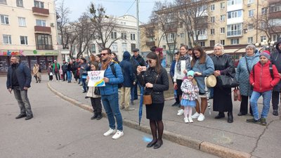 У Полтаві влаштували концерт щоб привернути увагу до питання про закриття неба У Полтаві влаштували концерт щоб привернути увагу до питання про закриття неба