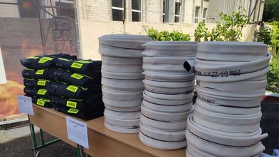 Дніпровські рятувальники отримали медалі та нове обладнання Дніпровські рятувальники отримали медалі та нове обладнання