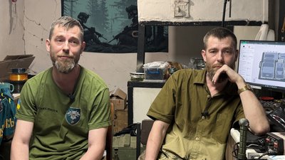 3D-хатка близнюків, кіт Матрос і майстерня дронів. Як готують до бою ударні дрони у 38-й бригаді морської піхоти 3D-хатка близнюків, кіт Матрос і майстерня дронів. Як готують до бою ударні дрони у 38-й бригаді морської піхоти