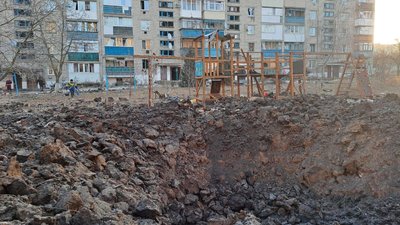 Армія РФ обстріляла Авдіївку касетними снарядами, під обстрілами опинились ще вісім населених пунктів Донеччини