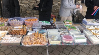 "Купи смаколики — допоможи ЗСУ": ярмарка у місті Камінь-Каширський "Купи смаколики — допоможи ЗСУ": ярмарка у місті Камінь-Каширський