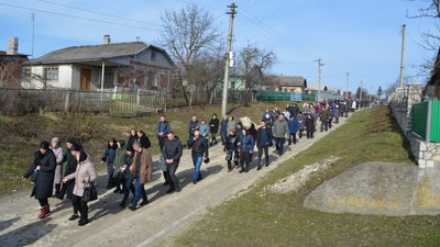 Похоронна процесія за бійцем Романом Ющишиним Похоронна процесія за бійцем Романом Ющишиним