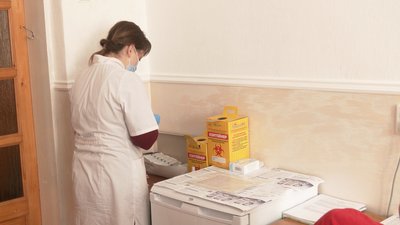 На Івано-Франківщині у Кутській громаді — найнижчий рівень вакцинації. Як це пояснює влада? На Івано-Франківщині у Кутській громаді — найнижчий рівень вакцинації. Як це пояснює влада?