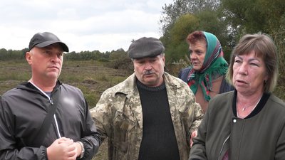 Викликали поліцію, щоб зупинити фермерську техніку: чи оратимуть паї у Количівці