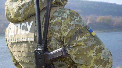 Вінницькі прикордонники не пропустили у Молдову чоловіка, якого комісували "через вагітність"