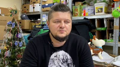 Волонтери Чернігівщини відвезли до Бахмута п'ять бусів з гуманітарним вантажем Волонтери Чернігівщини відвезли до Бахмута п'ять бусів з гуманітарним вантажем