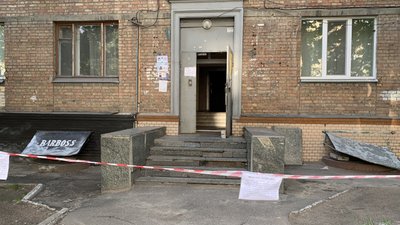 У Києві закрили на карантин два гуртожитки У Києві закрили на карантин два гуртожитки