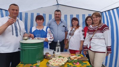 На Тернопільщині відбувся фестиваль зеленого борщу