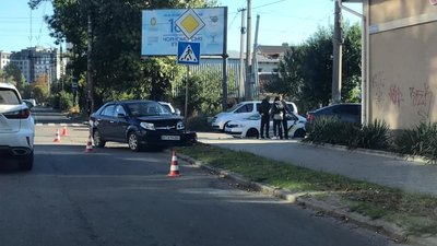 У Херсоні в результаті ДТП водій наїхав на дорожній знак