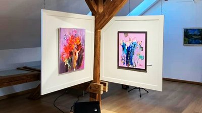 "Пензлем за мир": у Мукачеві відкрили виставку закарпатських художників "Пензлем за мир": у Мукачеві відкрили виставку закарпатських художників