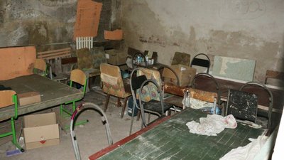 Підвал у Ягідному, де утримували людей Підвал у Ягідному, де утримували людей