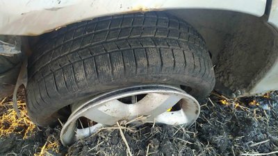 Під Лозовою авто злетіло в кювет: двоє людей загинули Під Лозовою авто злетіло в кювет: двоє людей загинули