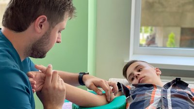 Вогнепальне поранення у груди: у Львові 14-річний школяр проходить реабілітацію