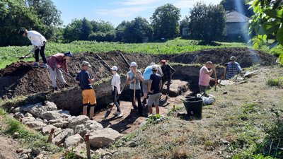 Майже сотню цінних речей знайшли археологи на Тернопільщині під час розкопок Майже сотню цінних речей знайшли археологи на Тернопільщині під час розкопок