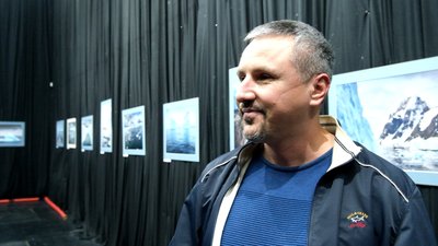 Айсберги, сніжні гори та тваринний світ: в Одесі відкрили виставку присвячену Антарктиді Айсберги, сніжні гори та тваринний світ: в Одесі відкрили виставку присвячену Антарктиді