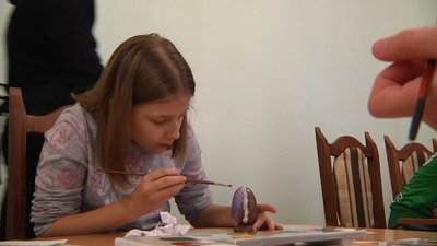 У Житомирі провели майстер-клас для дітей з розмальовування шоколадних яєць У Житомирі провели майстер-клас для дітей з розмальовування шоколадних яєць