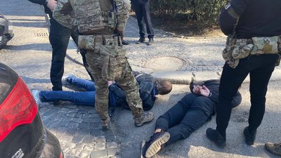 Чотирьох закарпатців ув'язнили за вимагання грошей Чотирьох закарпатців ув'язнили за вимагання грошей