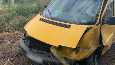 Подія трапилася на автодорозі сполученням «Львів — Стрий — Кропивницький — Знам’янка», неподалік міста Волочиськ. Фото: ГУ НП у Хмельницькій області Подія трапилася на автодорозі сполученням «Львів — Стрий — Кропивницький — Знам’янка», неподалік міста Волочиськ. Фото: ГУ НП у Хмельницькій області