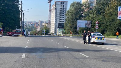 На вулиці Свободи перекрито дві смуги руху через велозаїзд, 9 вересня 2023, Хмельницький На вулиці Свободи перекрито дві смуги руху через велозаїзд, 9 вересня 2023, Хмельницький