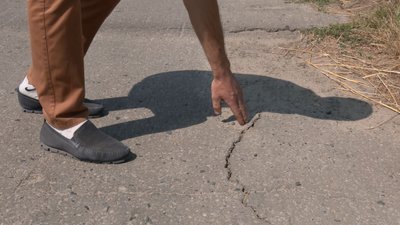 На Волині руйнується міст, утворилося провалля: що кажуть дорожники На Волині руйнується міст, утворилося провалля: що кажуть дорожники