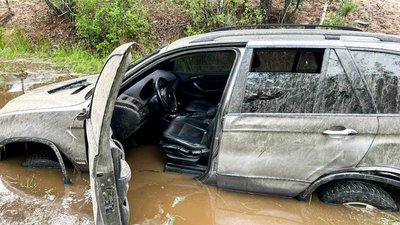 Неповнолітній викрав авто, не впорався з керуванням та в'їхав у канаву — поліція