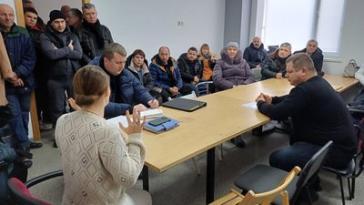 Аварійна ділянка вулиці Сосюри у Полтаві: коли ремонтуватимуть та як саме Аварійна ділянка вулиці Сосюри у Полтаві: коли ремонтуватимуть та як саме