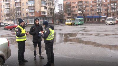 Патрульні Черкас штрафують пішоходів за перехід дороги у невстановленому місці