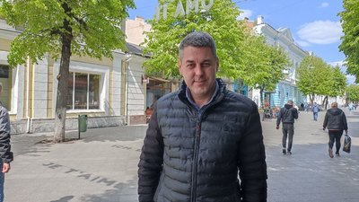 У Житомирі розпочали ремонтувати тротуари: на яких вулицях з'явиться нове покриття У Житомирі розпочали ремонтувати тротуари: на яких вулицях з'явиться нове покриття