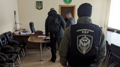 Правоохоронці повідомили про підозру семи керівникам агролісгоспів Сумщини за оборудки з лісом Правоохоронці повідомили про підозру семи керівникам агролісгоспів Сумщини за оборудки з лісом