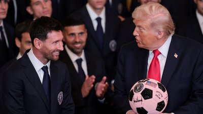 Президент США Дональд Трамп виголосив промову на фоні Ліонеля Мессі