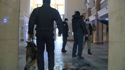 Поліція затримала чоловіка, через якого евакуювали людей з вінницького вокзалу