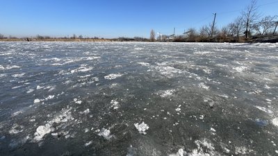 Правила безпеки на льоду: як перевірити міцність криги та що слід мати з собою йдучи на зимову риболовлю