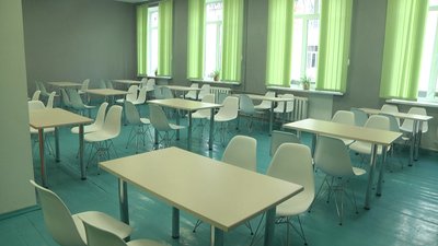 На Житомирщині учні гімназії відмовляються харчуватися в їдальні На Житомирщині учні гімназії відмовляються харчуватися в їдальні