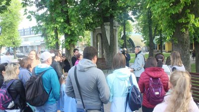 У Сумах організували цикл благодійних екскурсій для допомоги Збройним силам України У Сумах організували цикл благодійних екскурсій для допомоги Збройним силам України