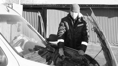 Дмитро Магліч, випускник Чернігівського вищого професійного училища побутового обслуговування Дмитро Магліч, випускник Чернігівського вищого професійного училища побутового обслуговування