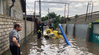 В Одесі через негоду ДСНС рятували людей з затоплених будинків В Одесі через негоду ДСНС рятували людей з затоплених будинків