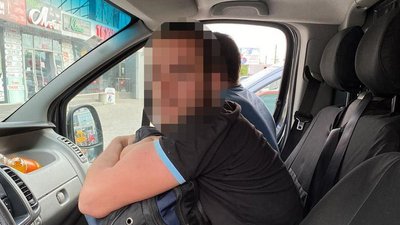 Чоловіка доправили до Летичева. Фото: ГУНП Хмельницької області Чоловіка доправили до Летичева. Фото: ГУНП Хмельницької області