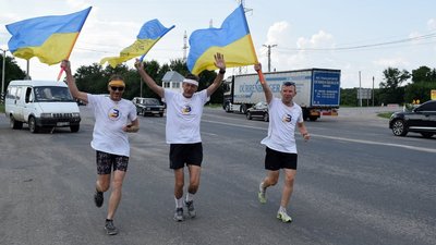 Марафон “Схід і Захід разом”. Учасники пробігли Кропивницьким Марафон “Схід і Захід разом”. Учасники пробігли Кропивницьким