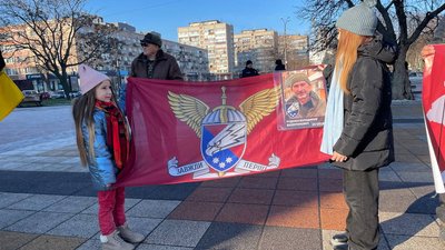"Обміняйте всіх на всіх": у Черкасах родичі полонених вийшли на мирну акцію "Обміняйте всіх на всіх": у Черкасах родичі полонених вийшли на мирну акцію