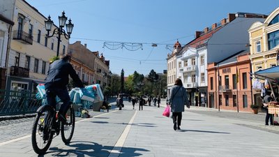 Ремонт площі Петефі в Ужгороді обіцяють завершити до кінця року. Чому призупинили роботи Ремонт площі Петефі в Ужгороді обіцяють завершити до кінця року. Чому призупинили роботи
