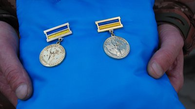 У Шостці поховали військовослужбовця Олександра Єфременка У Шостці поховали військовослужбовця Олександра Єфременка