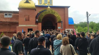 "Загинули в один день". У Сумах попрощалися із бойовими побратимами Анатолієм Антоновим та Юрієм Пономарьовим "Загинули в один день". У Сумах попрощалися із бойовими побратимами Анатолієм Антоновим та Юрієм Пономарьовим