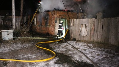 На пожежі у Новобаварському районі Харкова загинули троє людей На пожежі у Новобаварському районі Харкова загинули троє людей