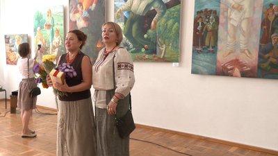 "Династія. Три епохи мистецтва": в Черкасах відкрили виставку робіт родини Сірих