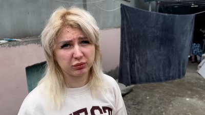 Наталю із сином завалило в домі після удару